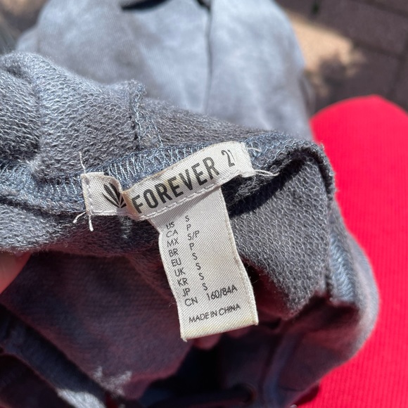 Forever21 Active Wear Sweater - Picture 3 of 3